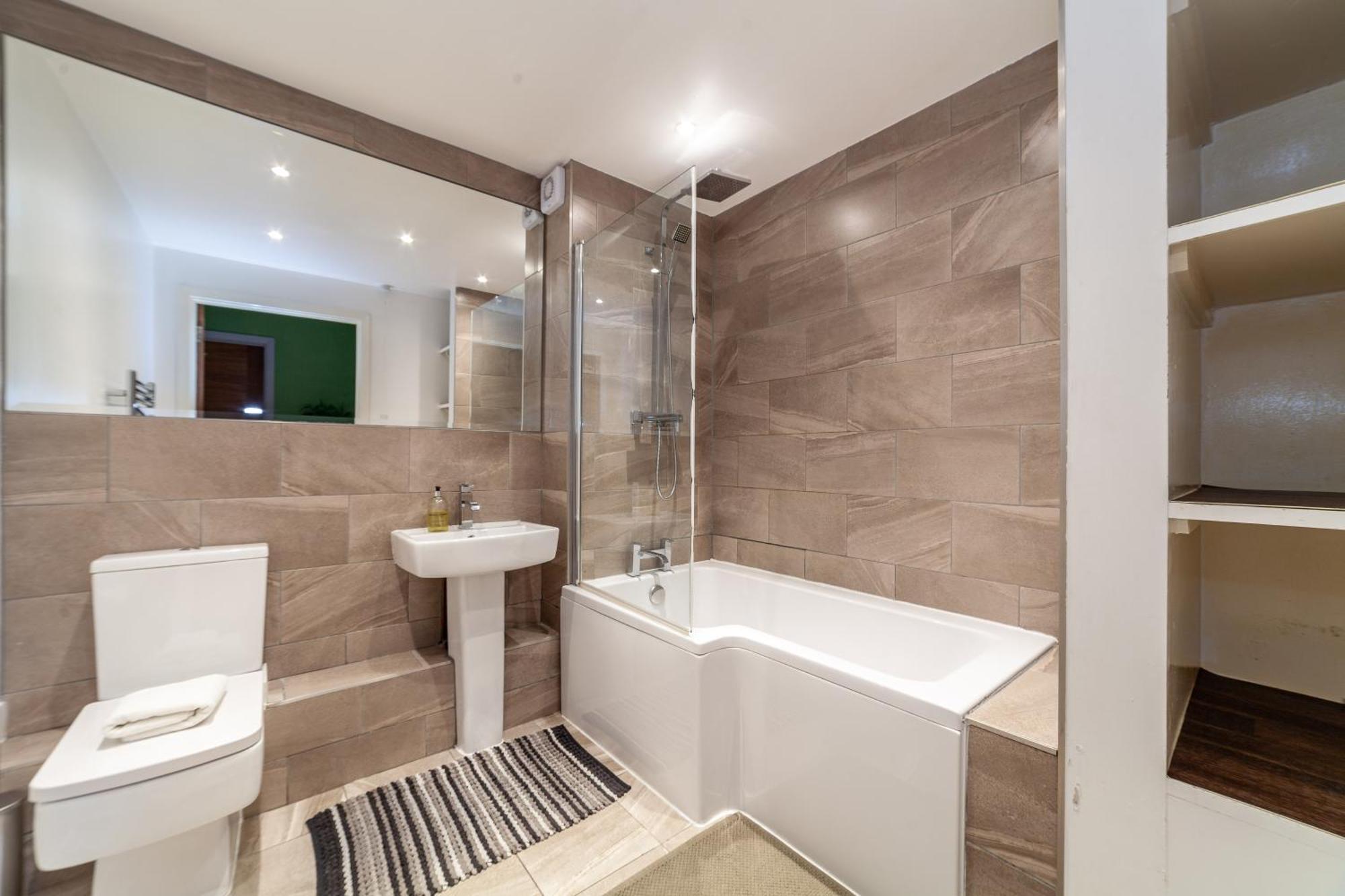 Magnificent 2 Bedroom Flat, Caledonian Road London Exterior photo